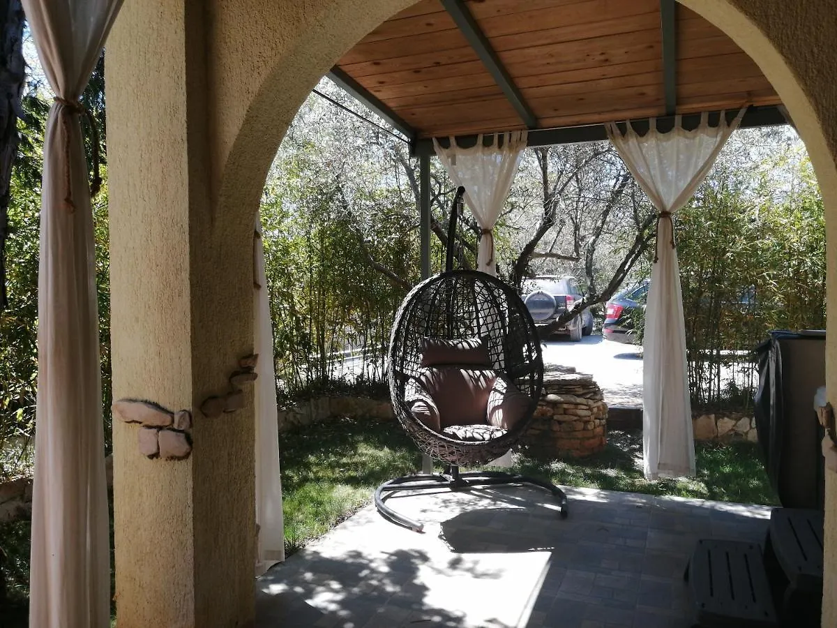 Ferienhaus Villa Lee House, Wi-Fi,Free Parking, Hot Tube Peroj